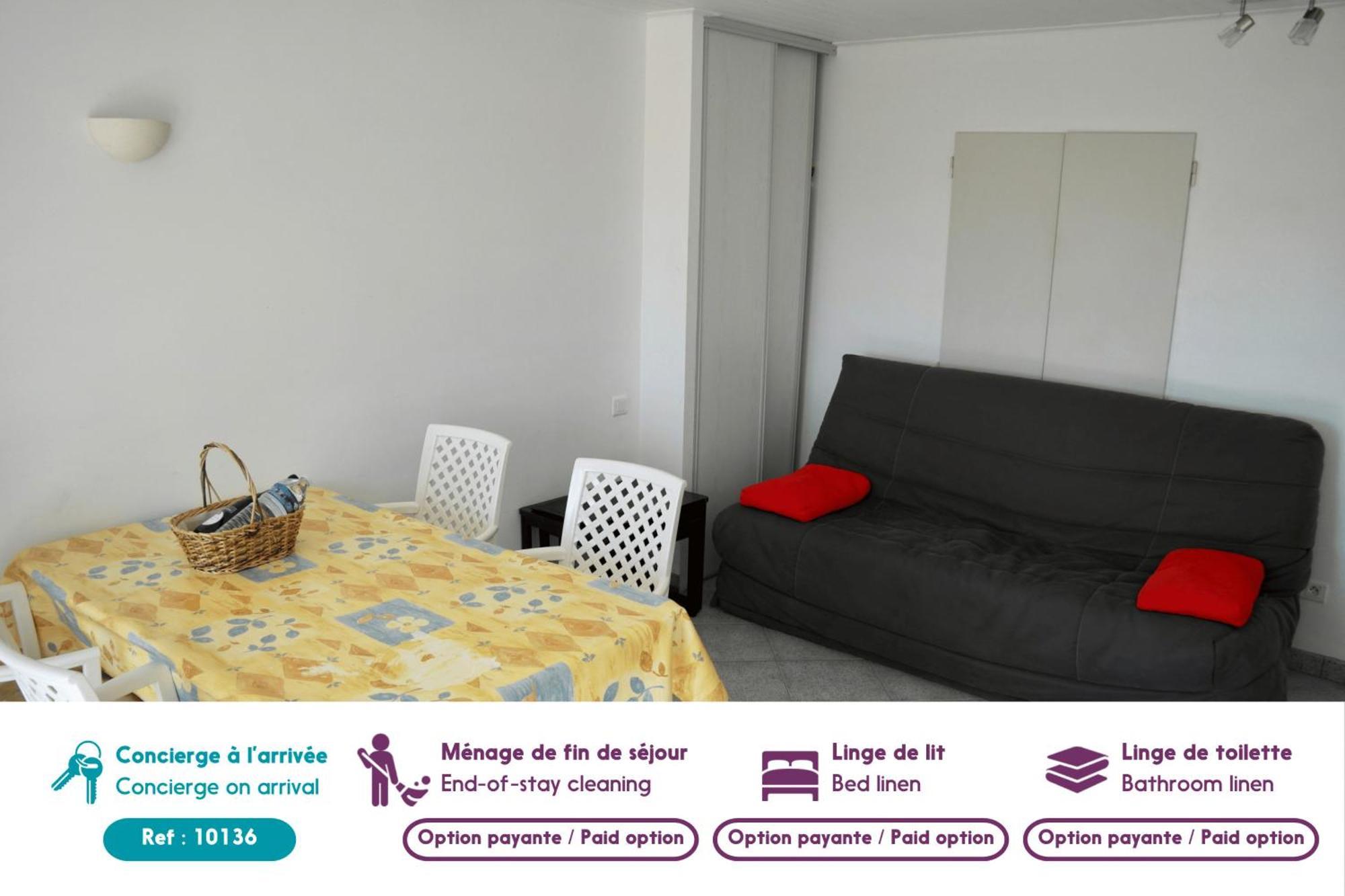Maison Pour 4 A La Campagne Avec Piscine Commequiers エクステリア 写真